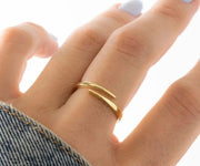 Nature-inspired dainty ring with a bright round citrine gemstone set in high-quality sterling silver